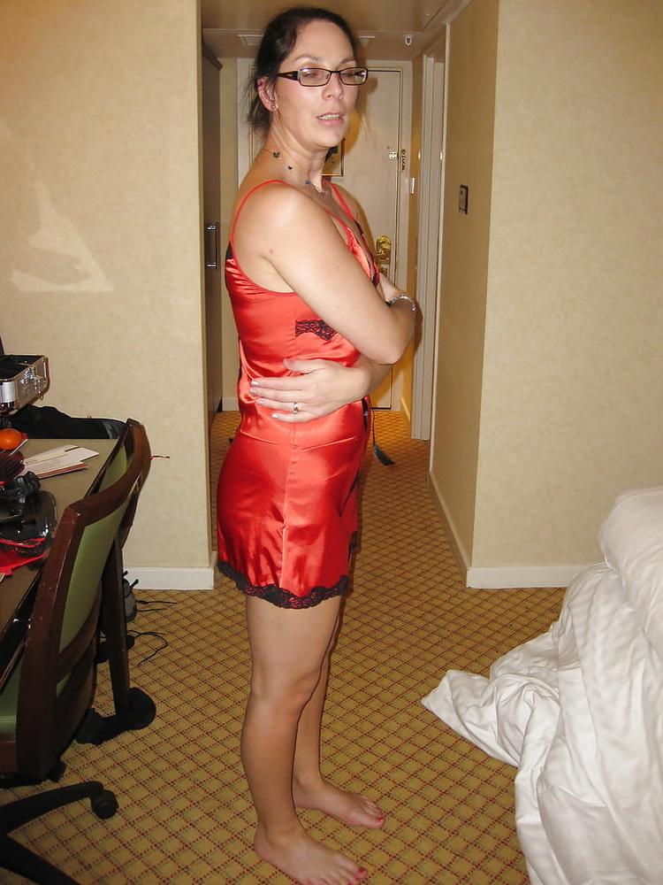 25P Legendary Wives, Claire in Red