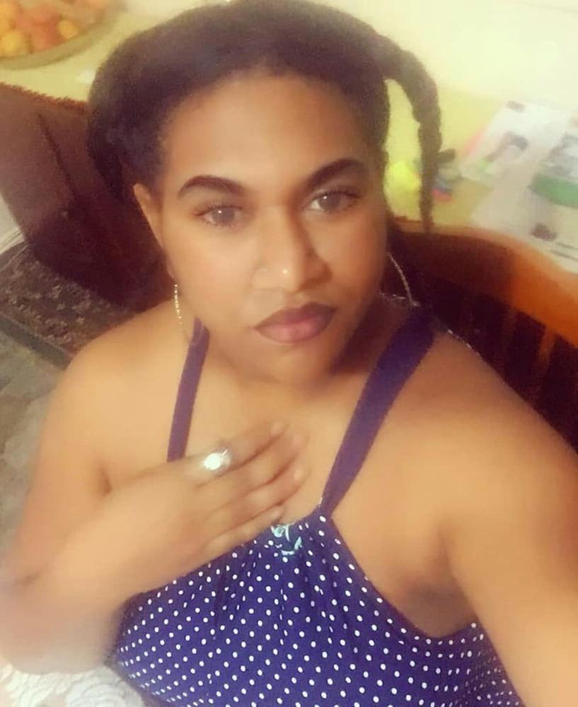 11P Chubby mom 02
