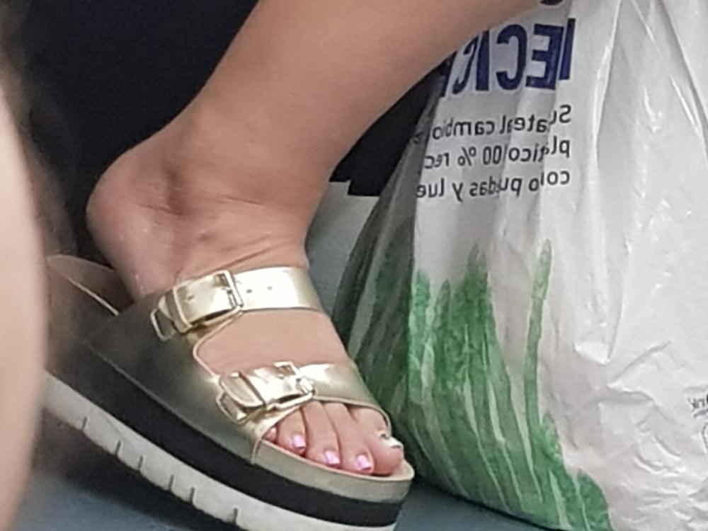 20P Candid. Mature feet