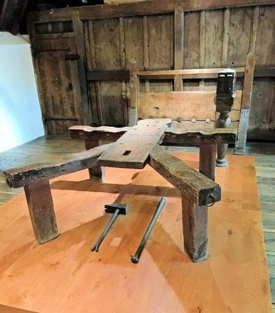 20P Implements for whipping punishment