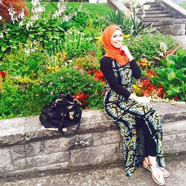 25P arab hijab feet heels