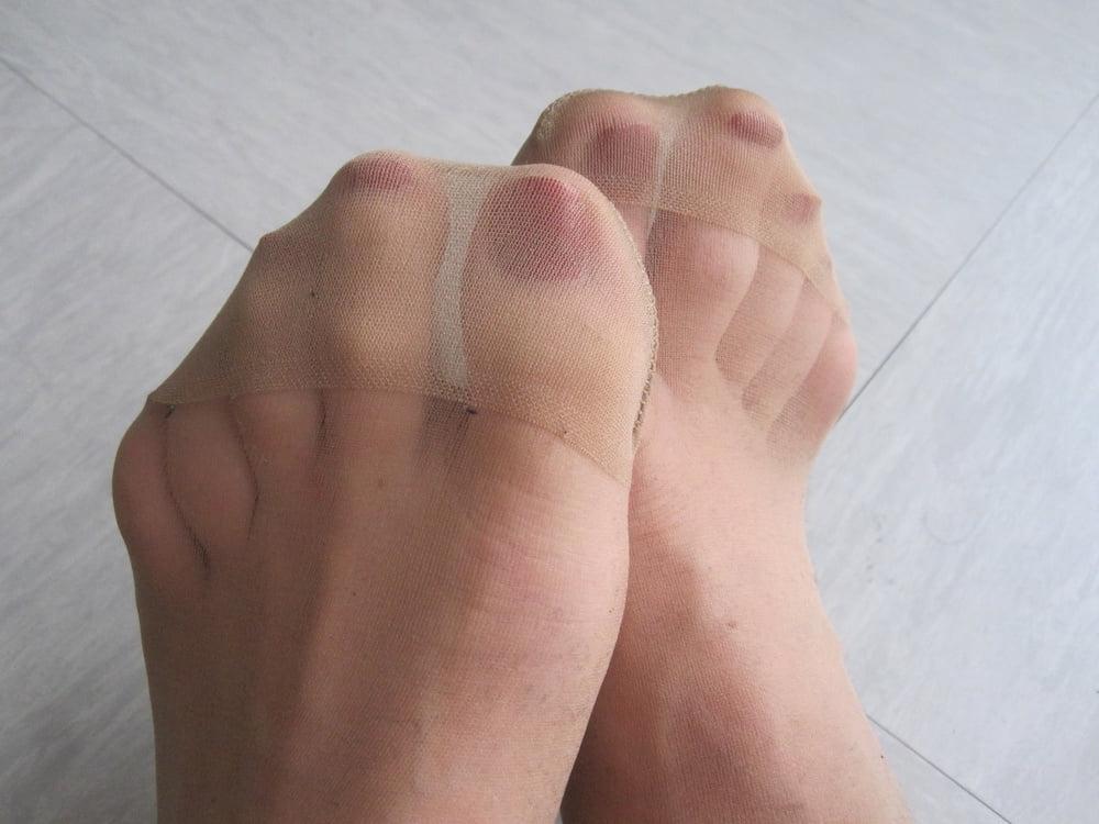 25P feet and nylon 25