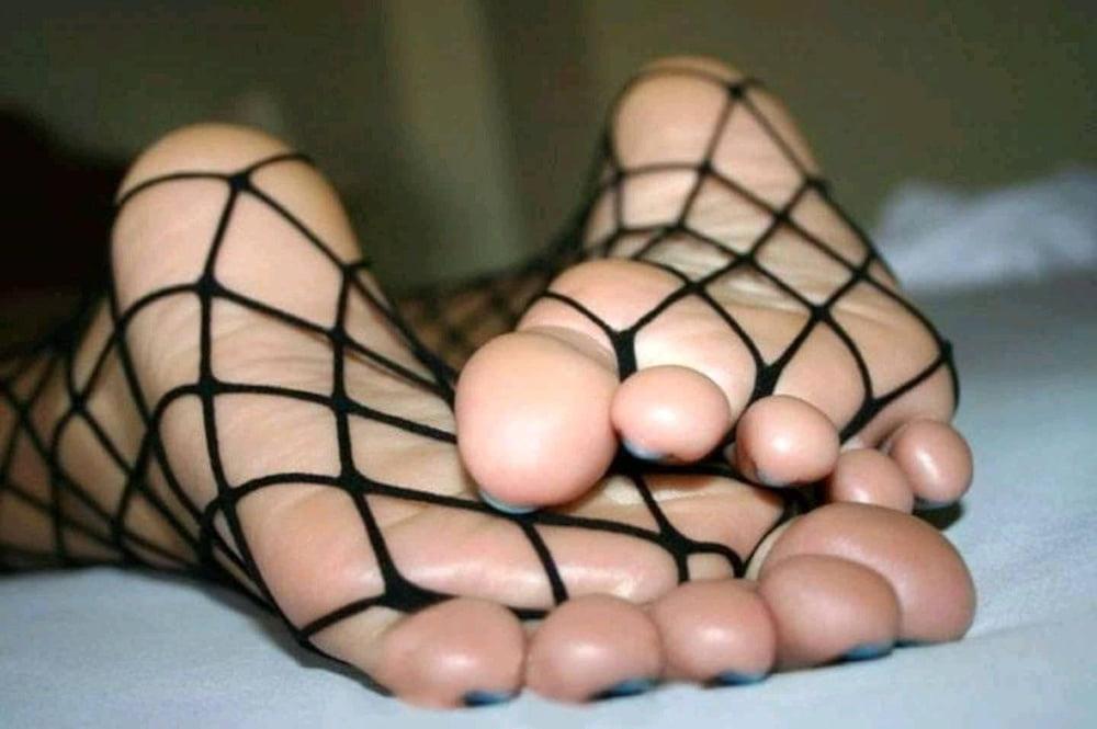 25P feet and nylon 25