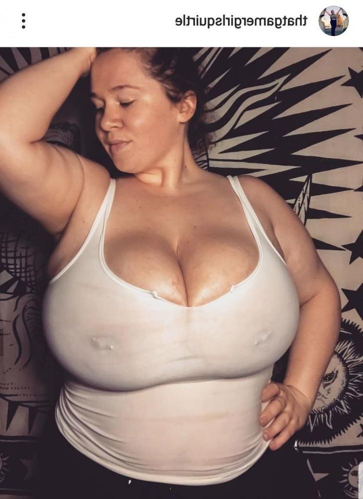 25P Chubby Thicc PAWG's Showing Off Natural Curves