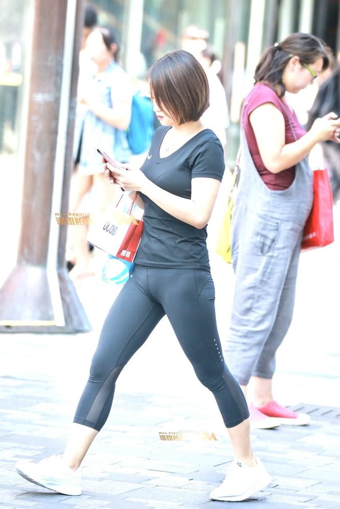 24P Camel Toes and Hot Ladies