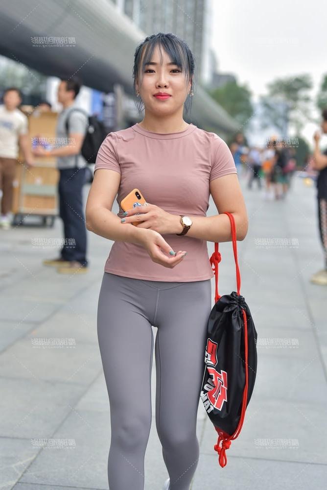 24P Camel Toes and Hot Ladies