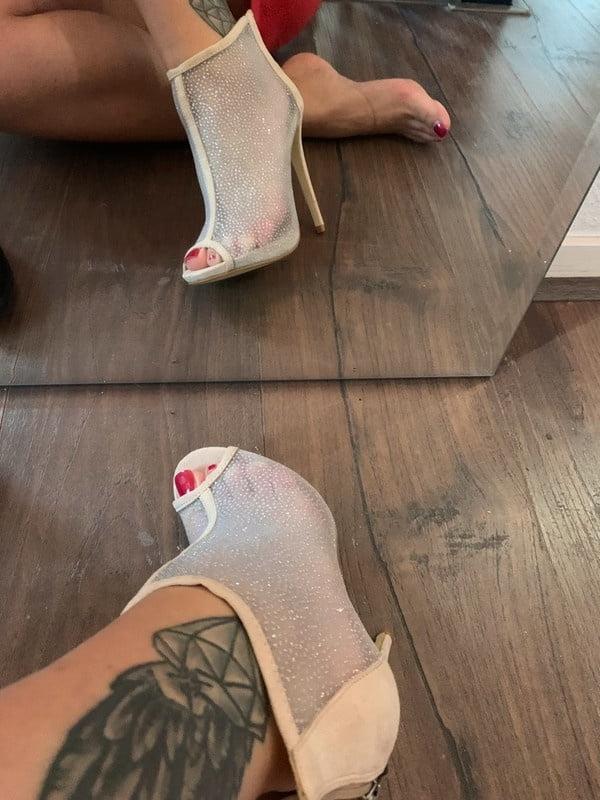 19P Feet (pieds)