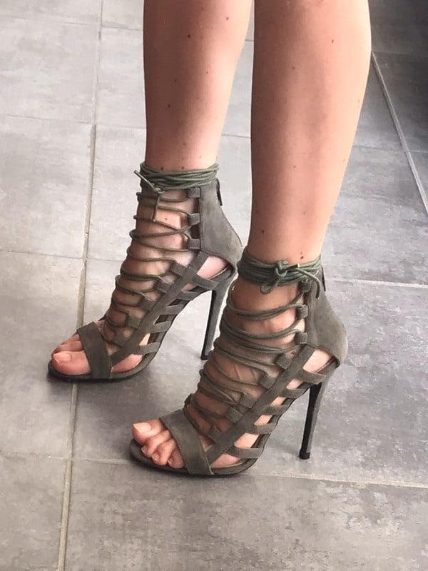 19P Feet (pieds)