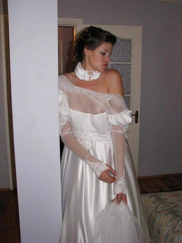 24P Amateur European bride wearing stockings