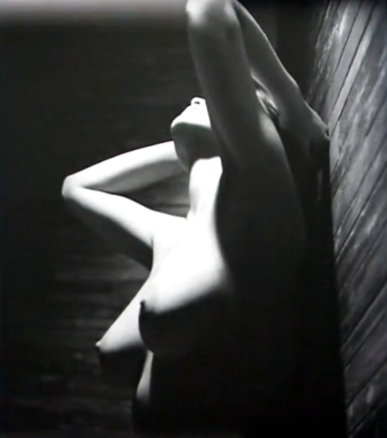 9P Laetitia Casta topless