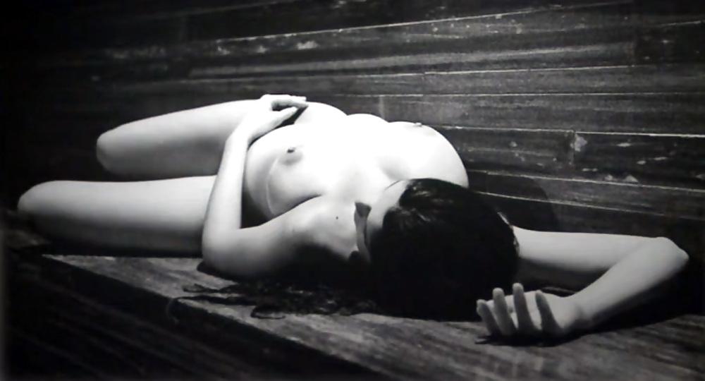 9P Laetitia Casta topless