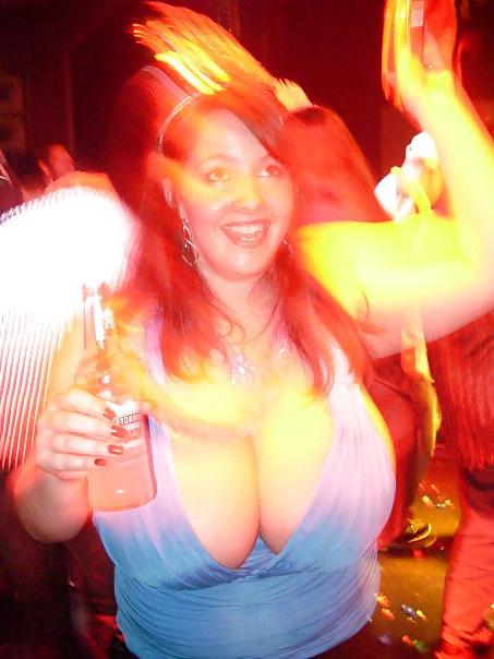 24P Cute Natural Giant Titted Amateur Gallery