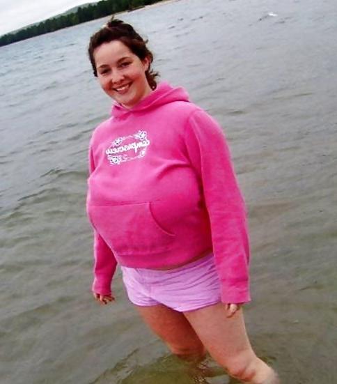 24P Cute Natural Giant Titted Amateur Gallery