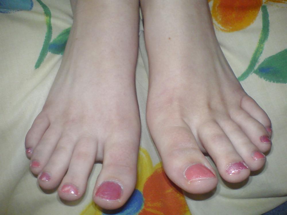 21P Amateur Feet 6