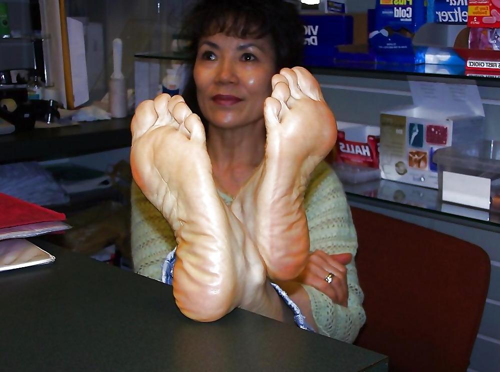 17P Some Juicy Feet