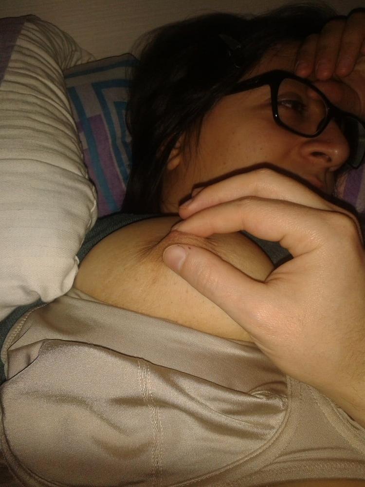 25P Big Tits Brunette in Glasses