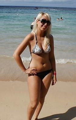 11P Blonde Bikini Bitch