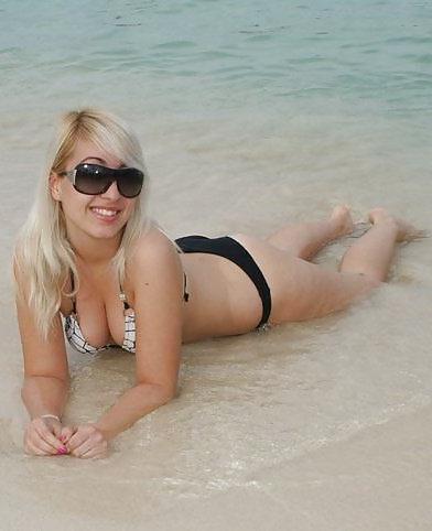 11P Blonde Bikini Bitch