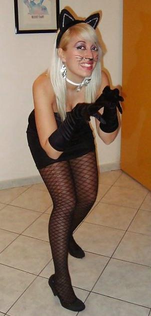 11P Blonde Bikini Bitch
