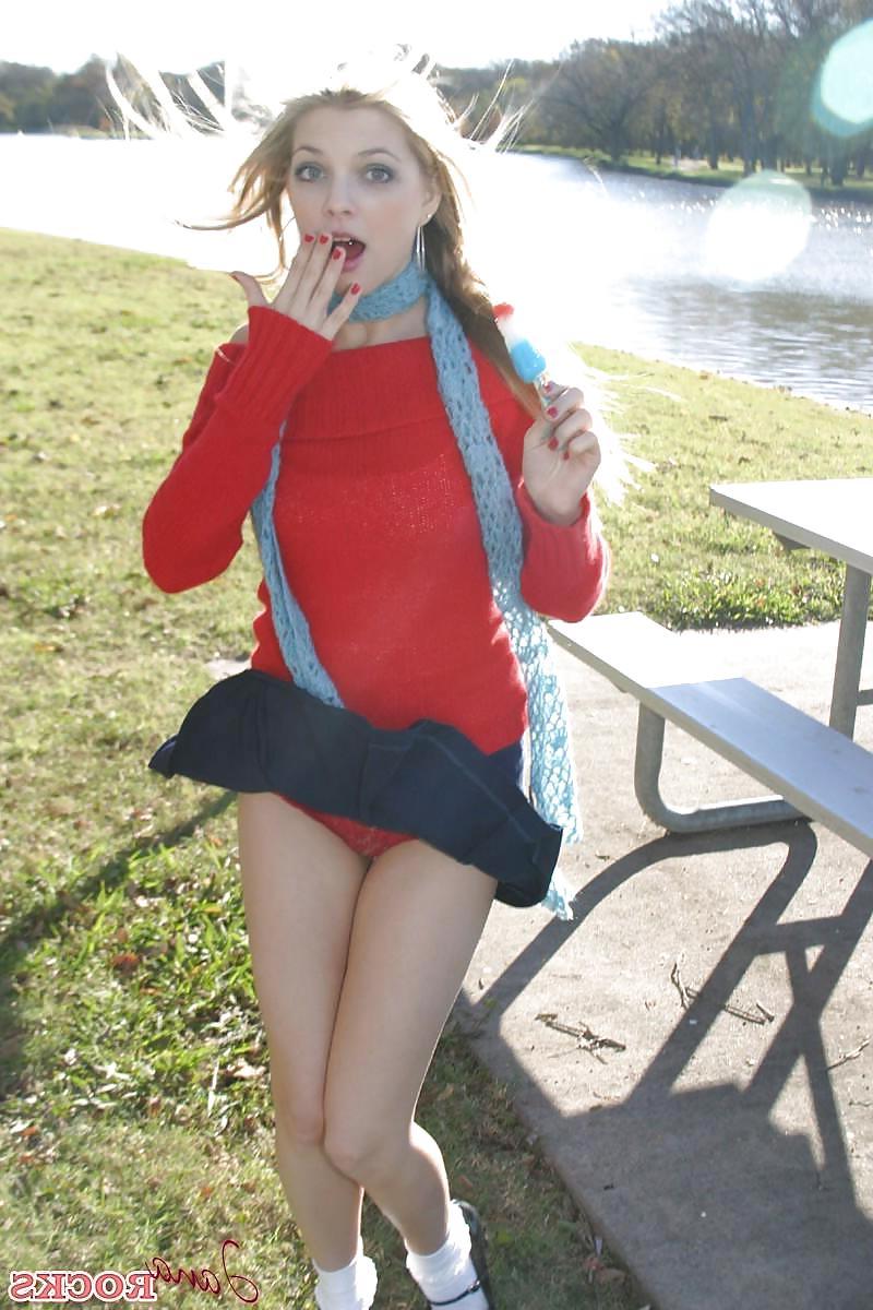 25P UPSKIRTS FOR REAL VOYEURS IV