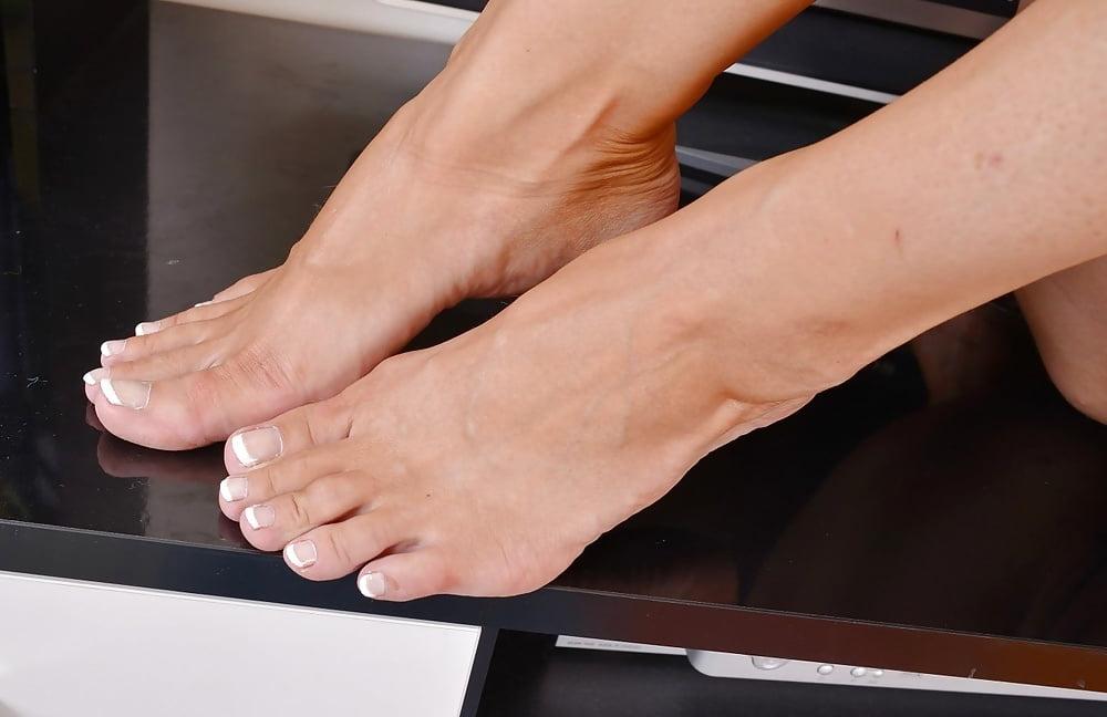 25P Sexy Feet from Instagram