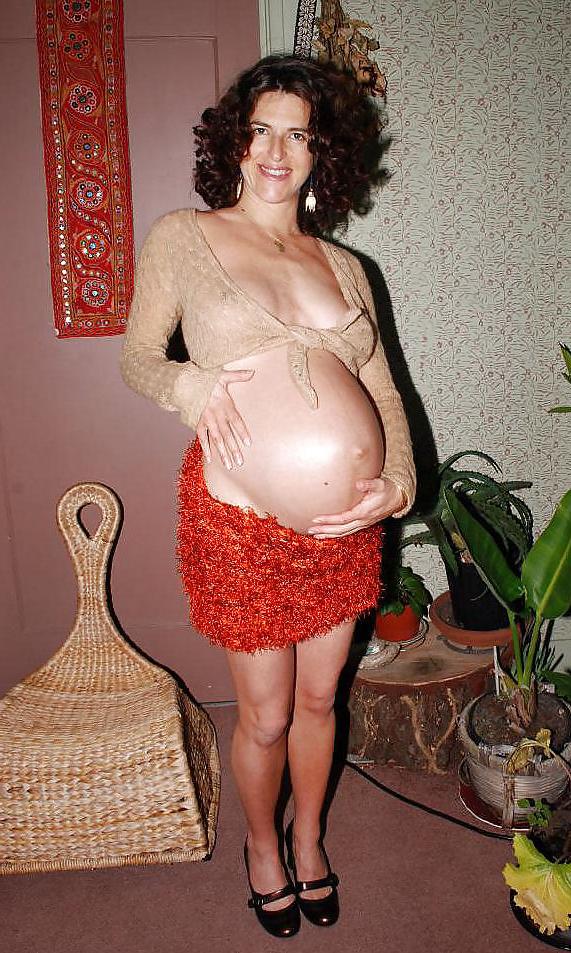 14P HOME MADE CUTE MATURE PREGNANT WITH HAIRY PUSSY