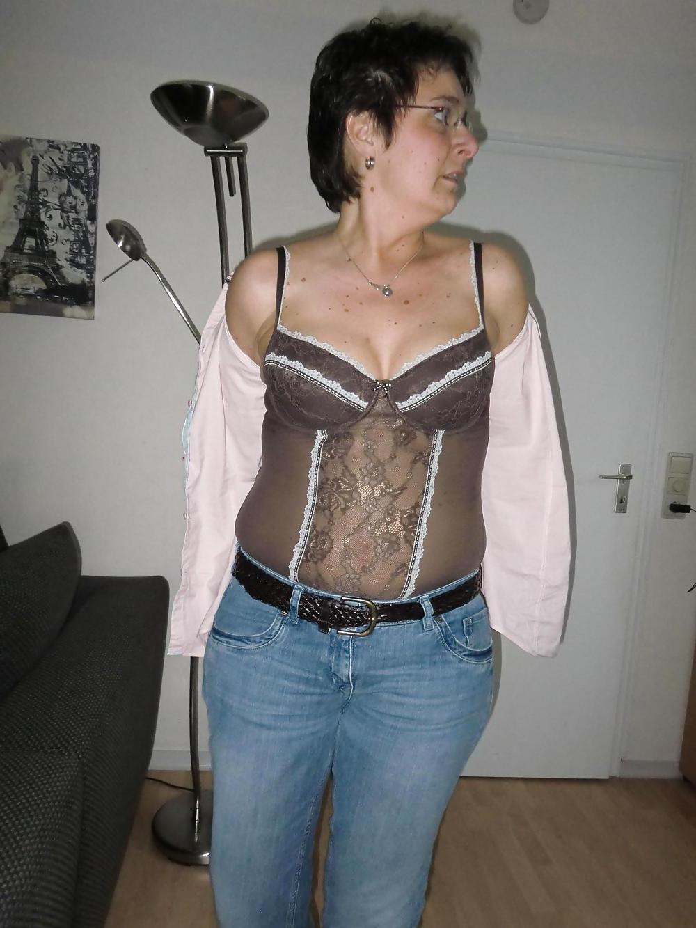 25P CHUBBY MATURE WIFE