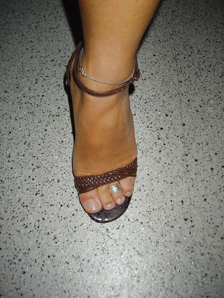 25P Amateur Feet 3