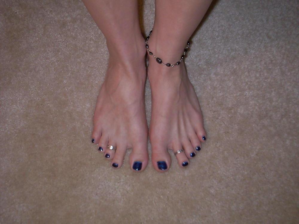25P Amateur Feet 3