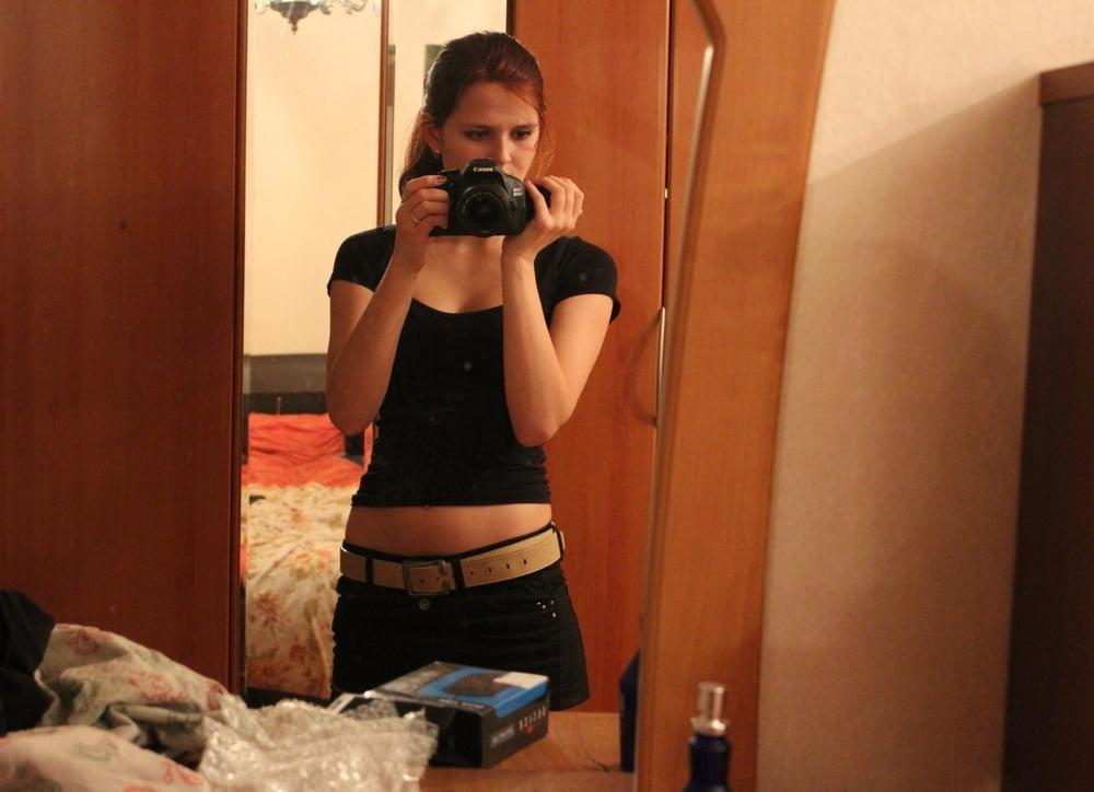 20P Cute Amateur Babe