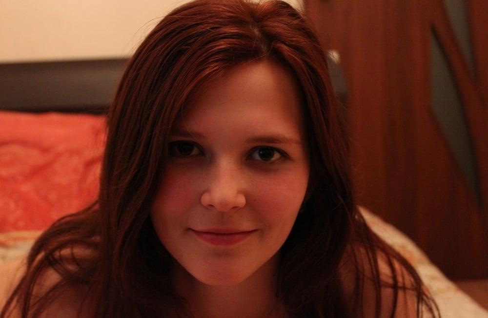 20P Cute Amateur Babe