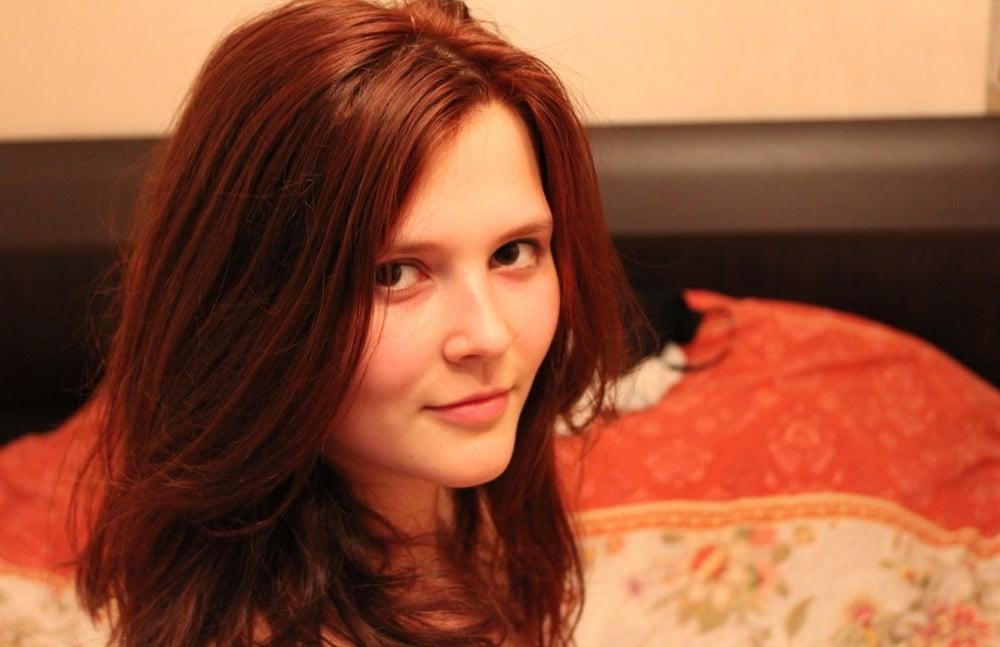 20P Cute Amateur Babe