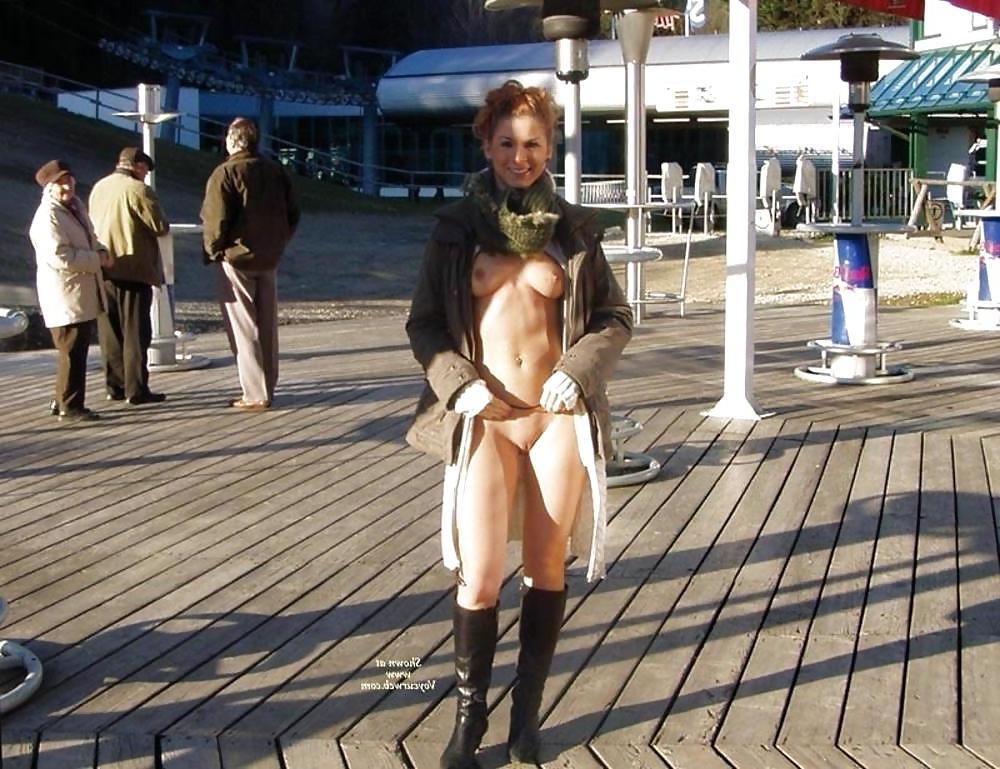 25P REALLY HOT GIRLS IN PUBLIC 20