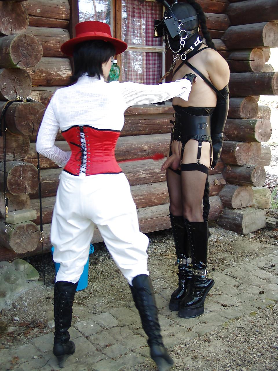 25P Thao in pony-play 