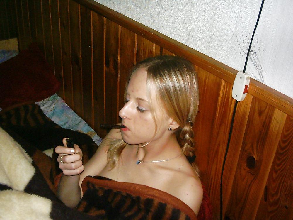 22P Cute blonde girl horny and loves cock