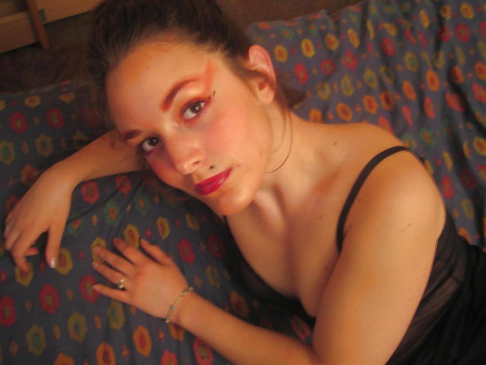 25P Exposed:  Cute Girlfriend Gets Facialized