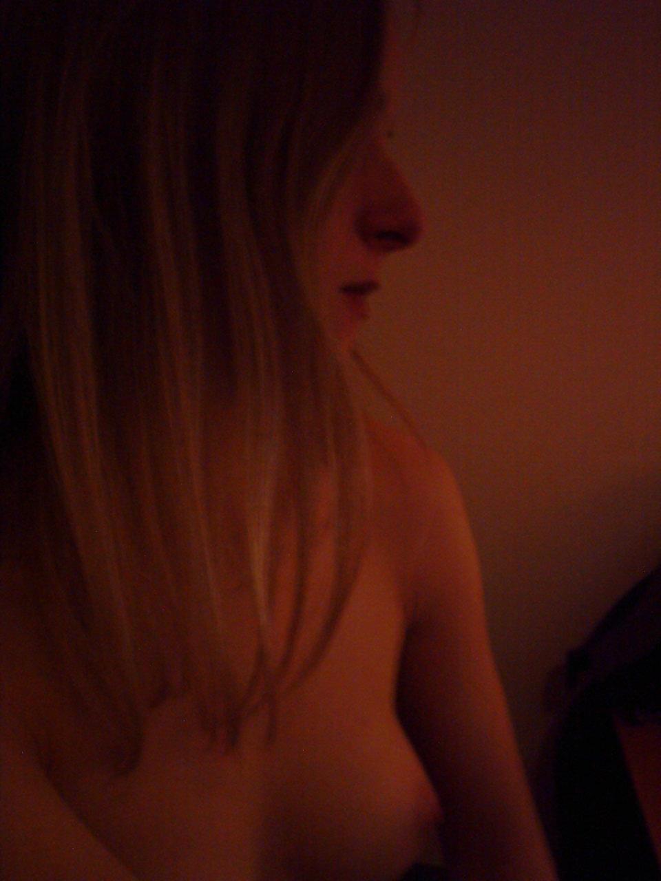 25P Cute blonde sexy girl watching porn