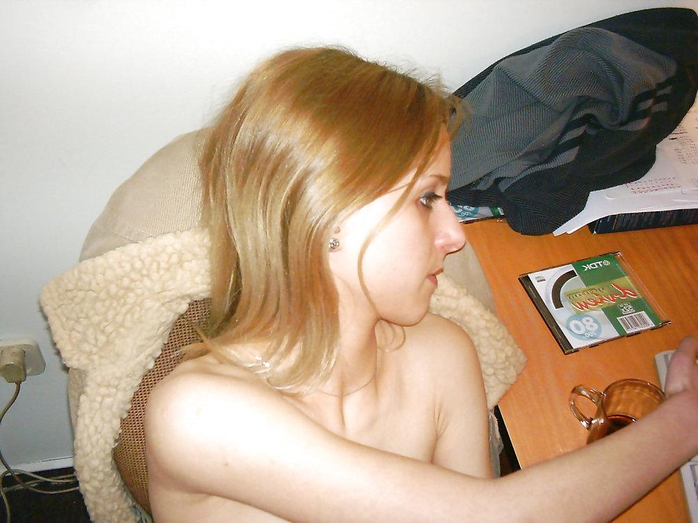 25P Cute blonde sexy girl watching porn