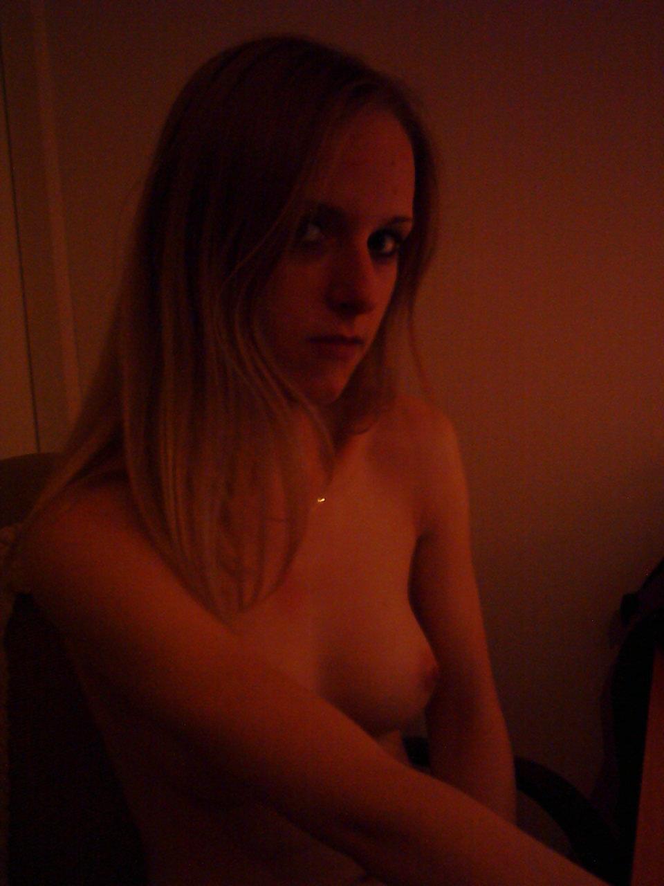 25P Cute blonde sexy girl watching porn