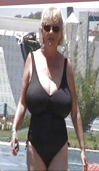 18P More Monster Boobs 