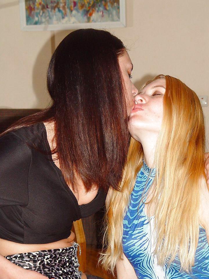 25P LESBIAN FEVER