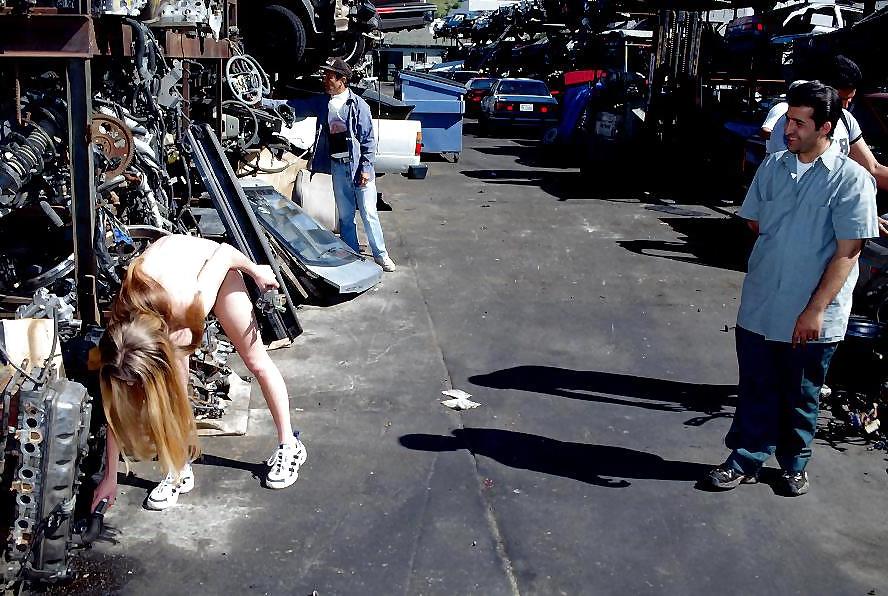 25P Sylvie Naked in Public