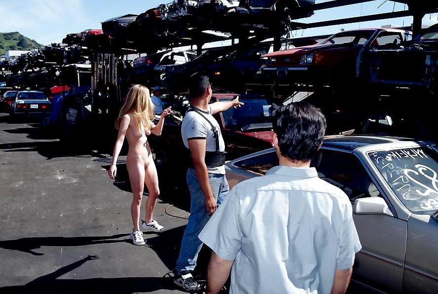 25P Sylvie Naked in Public