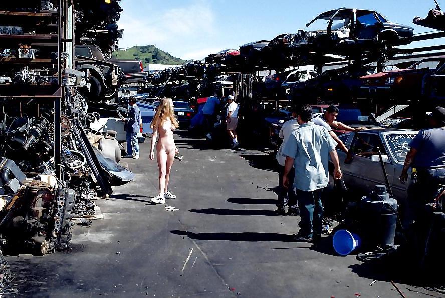25P Sylvie Naked in Public