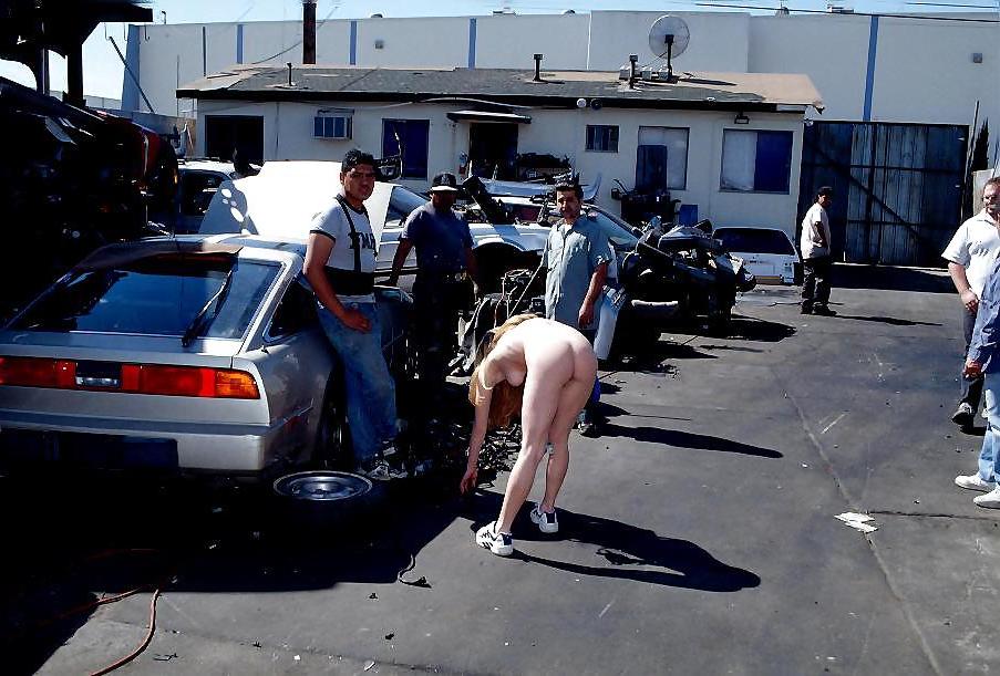 25P Sylvie Naked in Public