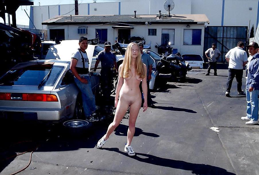 25P Sylvie Naked in Public