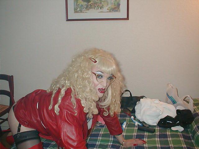 14P Leather Fetish Bitch