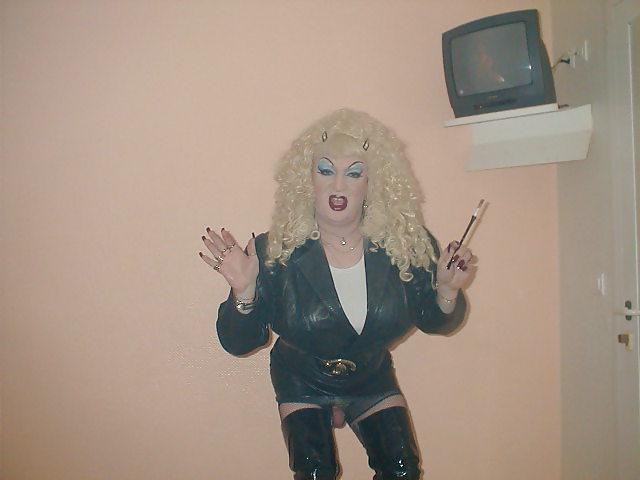 14P Leather Fetish Bitch