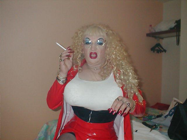 14P Leather Fetish Bitch