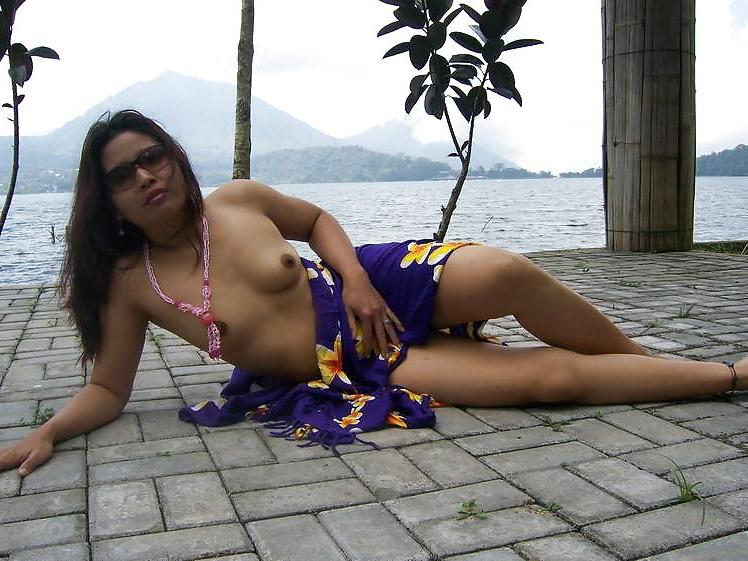 25P CUTE AND INNOCENT FILIPINO GIRL
